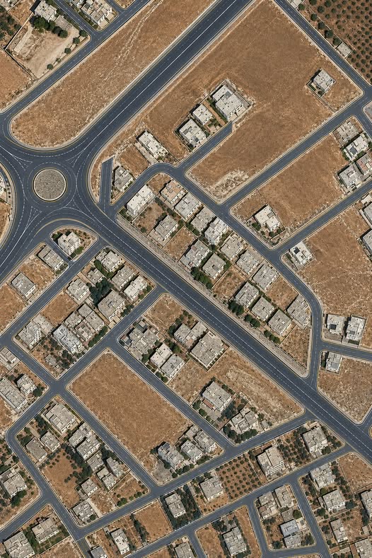 أرض استثمارية للبيع في جاوا بإطلالات مميزة