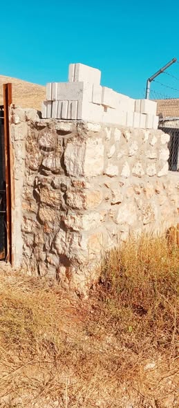 مزرعة فاخرة مع بيت حديث للبيع - 4