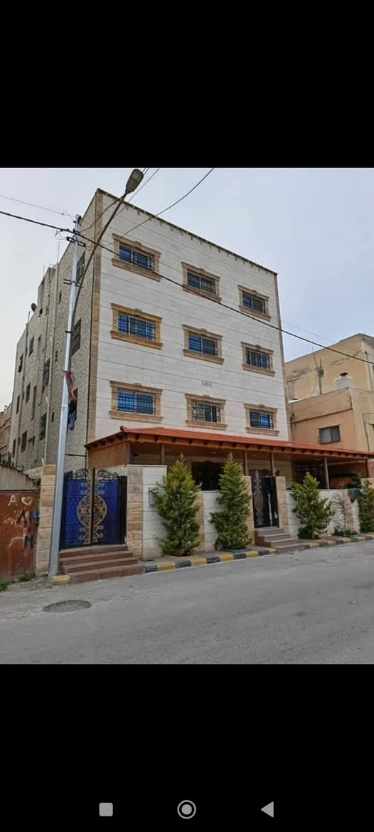 عمارة استثمارية وسكنية للبيع في ماركا
