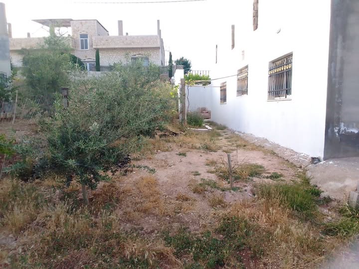 بيت مستقل فاخر للبيع في إربد / بيت راس