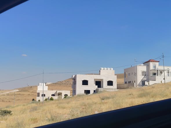 فرصة استثمارية ذهبية أرض سكنية في إسكان المهندسين الزرقاء - 2