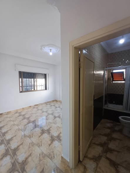 شقة حديثة استثمارية أو للسكن بسعر مغري - 33 ألف دينار - 5