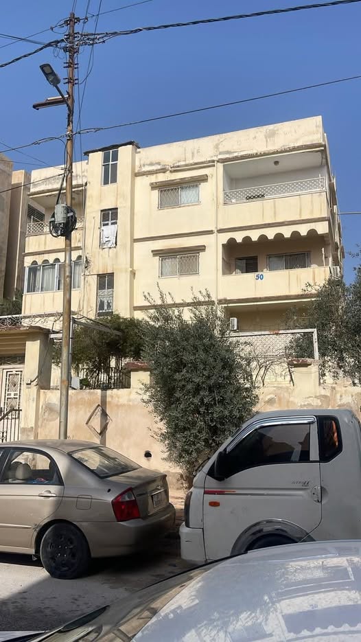 أرض وعمارة للبيع في الزرقاء الجديدة – فرصة استثمارية