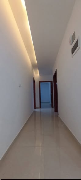 شقة شبه أرضية جديدة 260م للبيع في طبربور بالأقساط - 4