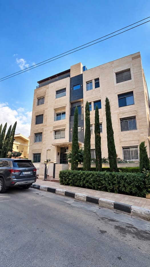شقة فاخرة للبيع في ضاحية النخيل - 235م²