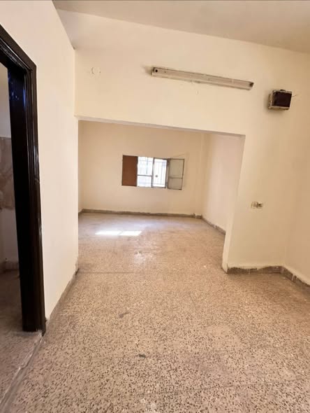 عمارة سكنية للبيع في الزرقاء – حي معصوم
