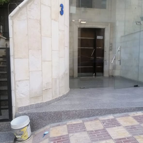 شقة للبيع في الجبيهة بسعر مميز 65,000 دينار - 3