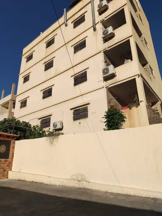 عمارة استثمارية رائعة للبيع في حي حمزة