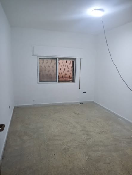 شقة تسوية مجددة للإيجار عند دوار القبة