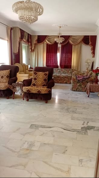 شقة فاخرة للبيع في ضاحية الرشيد