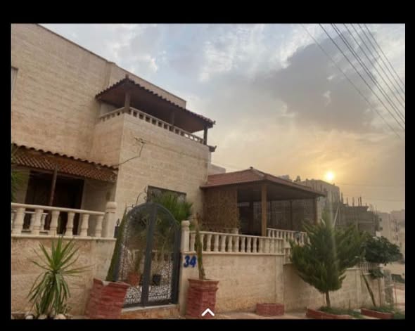 منزل مستقل للبيع في حي عدن - 2