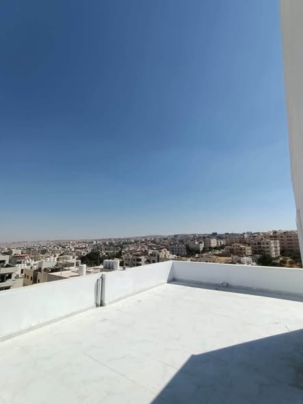 شقة فاخرة مع روف وموقف سيارات في شفا بدران - 3