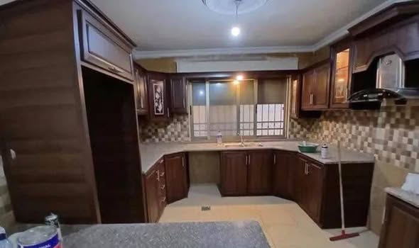 شقة شبه أرضية مميزة للإيجار في دير غبار - 2