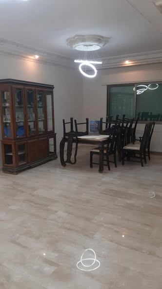 شقة فاخرة للإيجار في الكرسي - 240م - 2