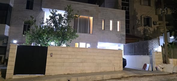 فيلا دوبلكس فاخرة للبيع في ضاحية الرشيد – تخفيض قوي