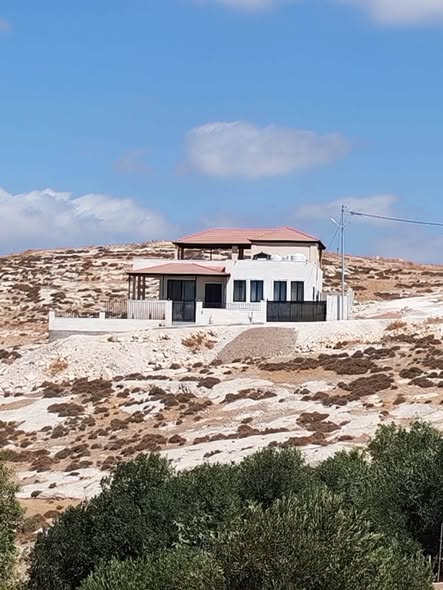 فيلا فاخرة بإطلالة ساحرة في غرب حسبان - 2