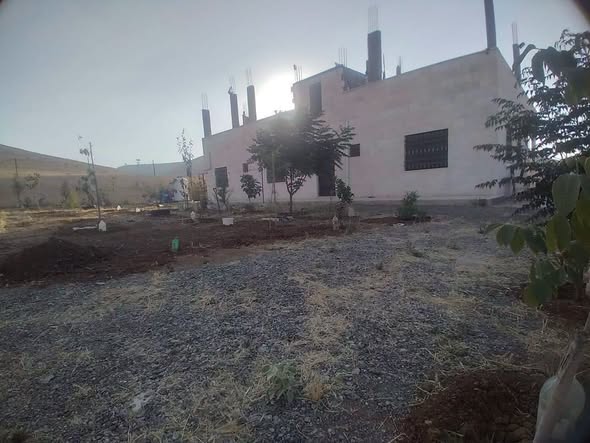 بيت مستقل للبيع في وادي القطار