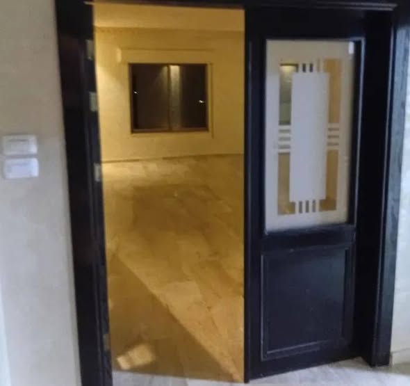 شقة فاخرة للإيجار في ضاحية النخيل - 2