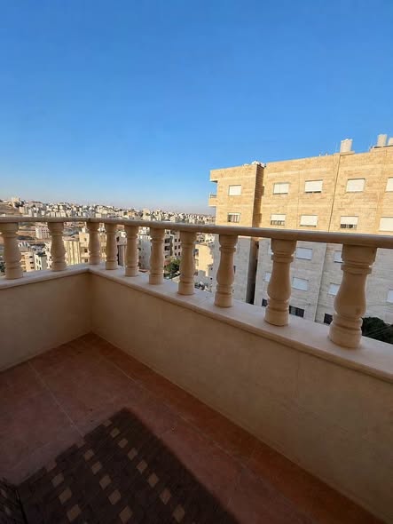 شقة فاخرة للبيع في الجبيهة - إطلالة خلابة - 4