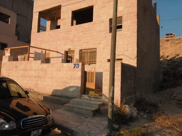 عمارة طابقين في حي عدن - فرصة استثمارية مميزة - 3