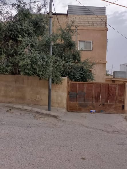 طابق ثاني مع السطح للبيع في الطفيلة - فرصة نادرة - 2