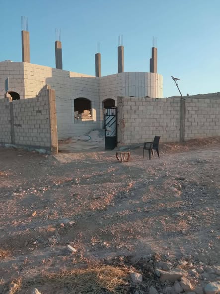 بيت مستقل للبيع في الزرقاء الجديدة - موقع استثنائي على 3 شوارع! - 4