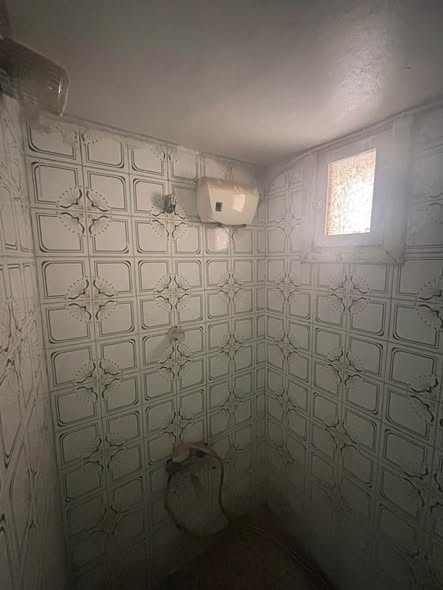 شقة فاخرة للبيع في حي الإسكان قرب مستشفى ابن سينا - 3