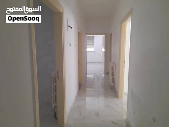 شقة مجددة فارغة للإيجار في الشميساني - 2