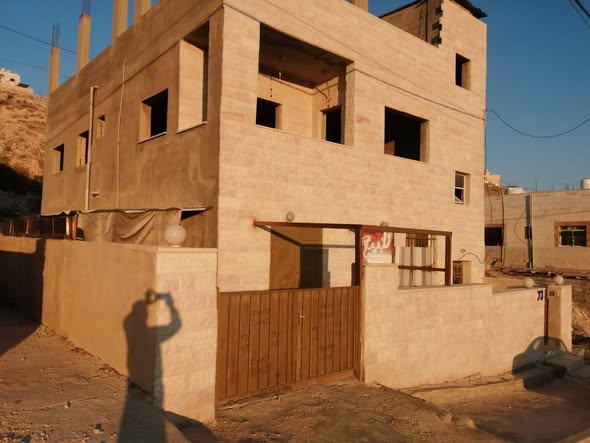 عمارة طابقين للبيع في حي عدن – استثمر بأمان - 2