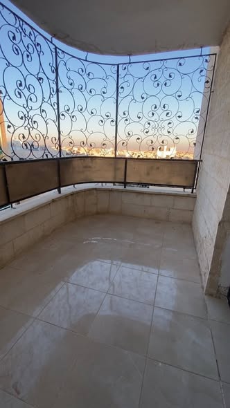 شقة فاخرة للبيع في الجبيهة - مساحة 136م