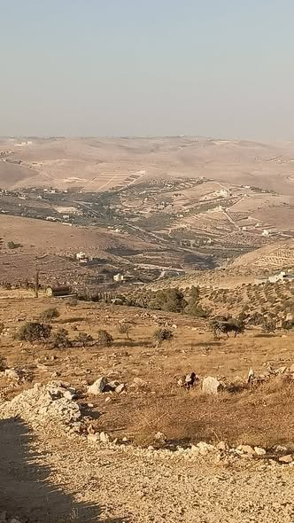 قطعة أرض استثمارية فاخرة للبيع في جرش إطلالة رائعة - 2