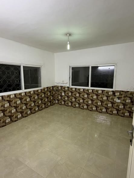 شقة فاخرة للإيجار في إربد - 3 غرف نوم - 5