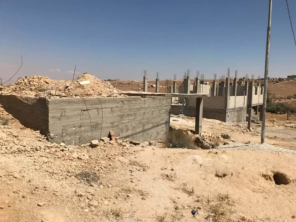 قطعة أرض مع أساسات جاهزة في الزنية - بناء 120م - 3