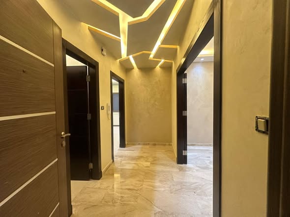 شقة فاخرة للبيع في ضاحية الرشيد – طابق أول مميز! - 4